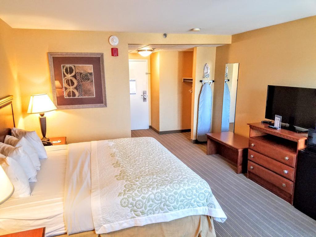 Days By Wyndham / Bradley Intl Airport Hotel 2*