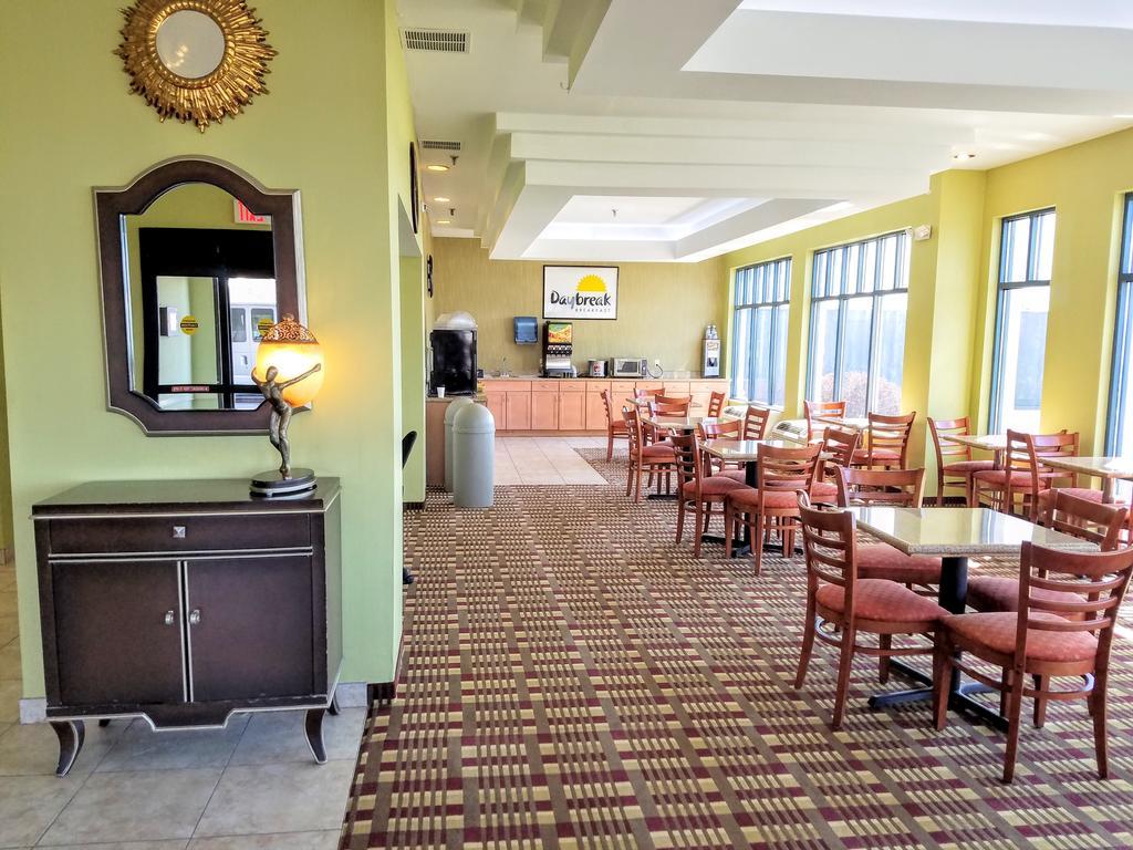Hotel Days By Wyndham / Bradley Intl Airport 2*